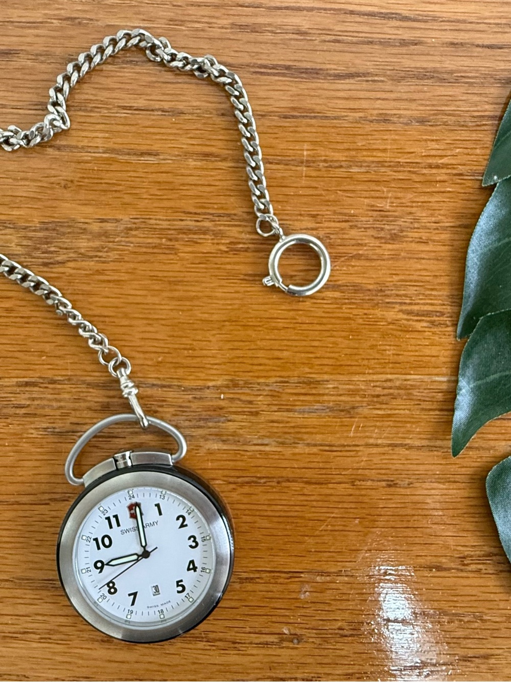 VINTAGE Victorinox Swiss Army  SS Pocket Watch with Chain - White Dial 90’s